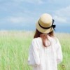 微笑背后掩藏着悲伤…